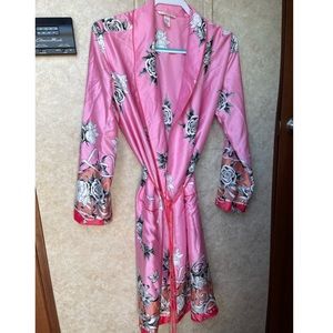 Victorias Secret Silky Robe, Never worn, Large